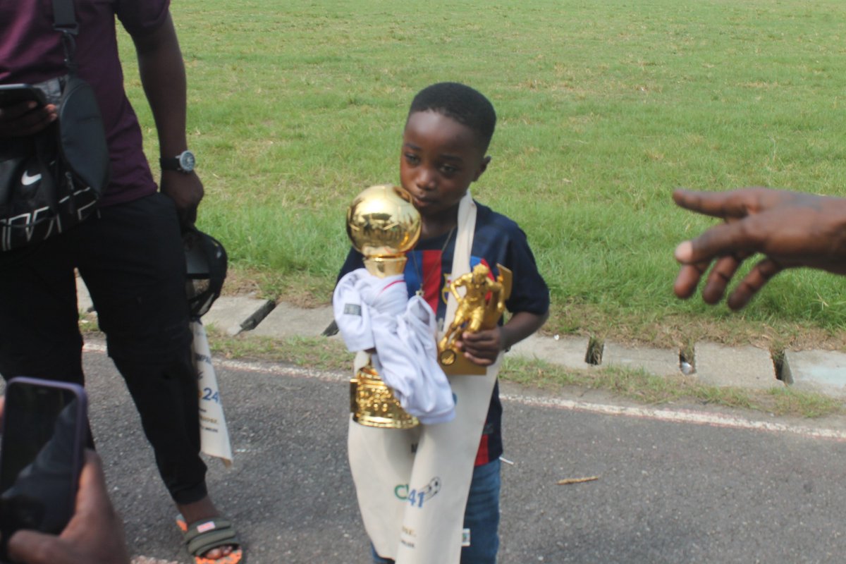 Les enfants n'ont pas été oubliés durant cette journée 💥💥💥 

Je voulais aller dans le Trampoline mais on a dit que je suis grand 😒😒😒