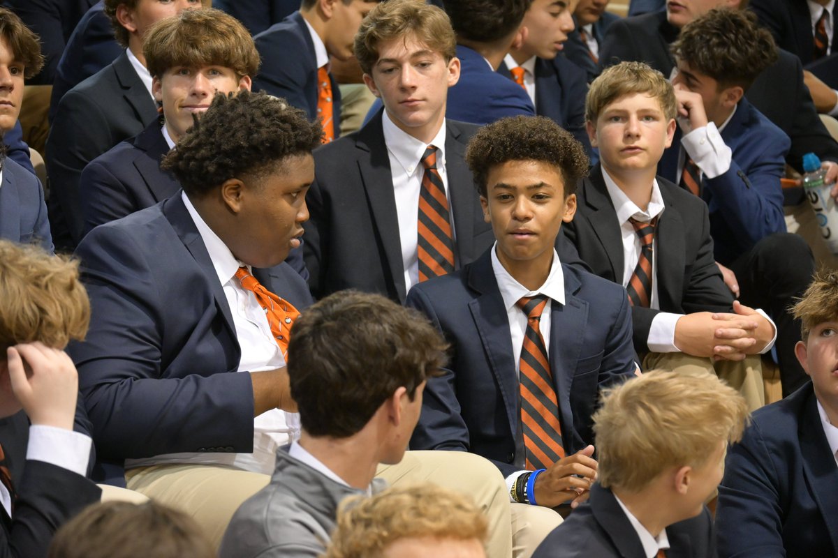 BroRiceWarriors's tweet image. Yesterday was an exciting day on campus as we welcomed our Class of 2028! Our Core Leaders and faculty/staff guided our Warriors around for an orientation day filled with many of the need to knows at Rice. From finding their classes to learning the school fight song, our freshmen…