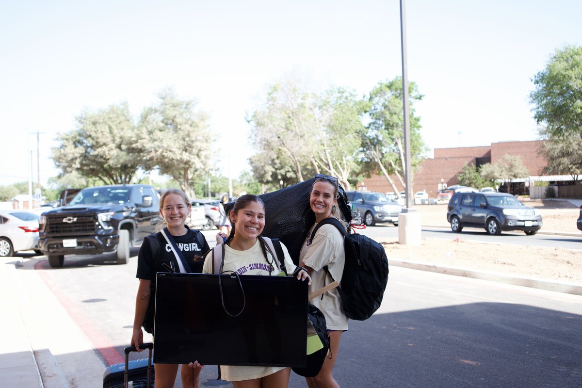 Hey MTV, welcome to my crib ⚡️🪩

#MoveIn | #ChristCenteredChampions
