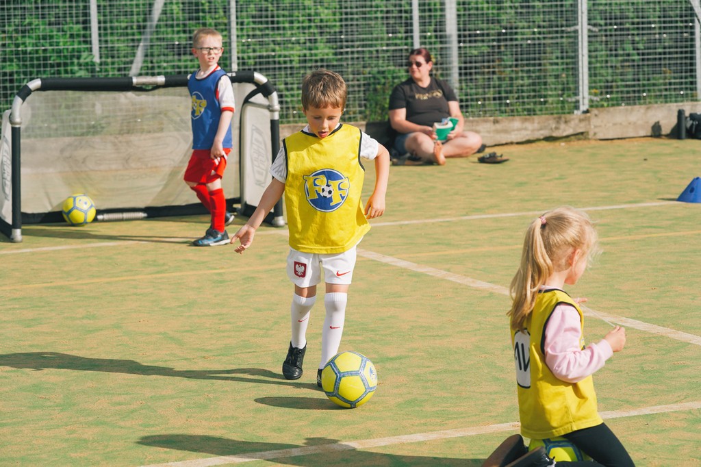 😁 FOOTBALL FUN FROM 18 MONTHS OLD! At the Football Fun Factory, we run weekly programmes for children aged 18 months, all the way up to 12 years old!