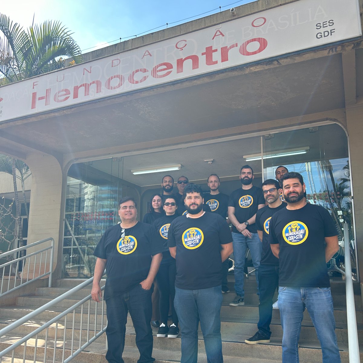 unaconsindical's tweet photo. Ontem os servidores da carreira de Finanças e Controle espalhados pelo Brasil se uniram para doar sangue coletivamente. A ação solidária faz parte da agenda de mobilização pela valorização da carreira.
#STNeCGU #ValorizaçãoJá
Confira 👇 https://t.co/aBN1exoAA8