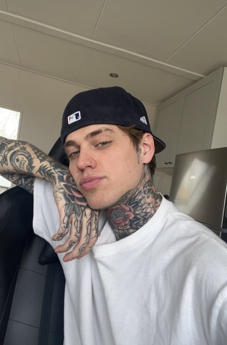 holdenc posted:

might’ve just got eliminated Big Brother but being on national tv for the last month was a win itself 😎🙏