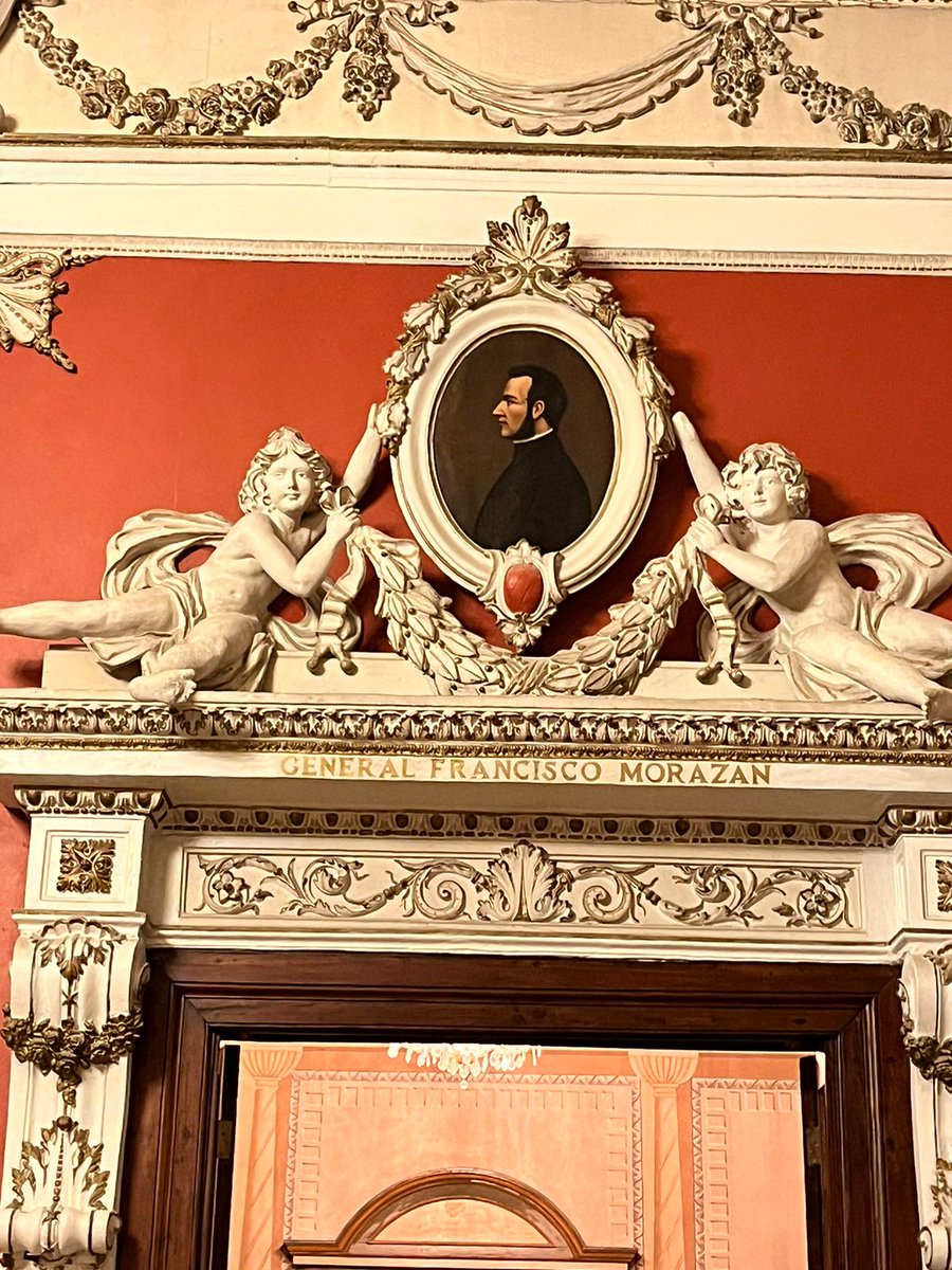 Imagen de Francisco Morazán en el Palacio Nacional de la República de El Salvador
📸 <a href="/JMayenTGU/">Juan Mayén ⚡ Centroamerica.btc</a>