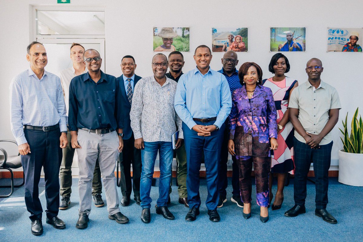 mamadou_dbalde's tweet photo. Spent this week in #Tanzania 🇹🇿 &amp; had productive  meetings with government officials, partners &amp; #refugees. Many thanks to all for the determination to protect and support refugees and host communities. Together we can advance durable solutions, despite many challenges. https://t.co/9mN2LzMPSI