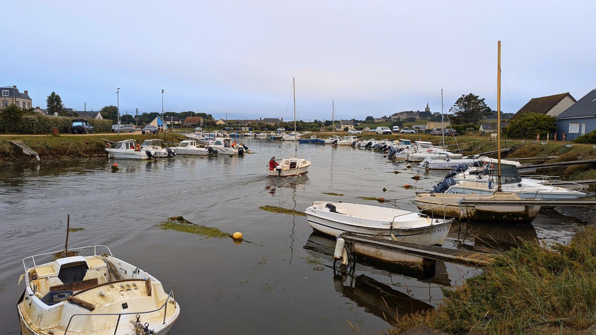 jcbeduneau's tweet photo. Le #port de Lestre. #Lestre #Cotentin #photo https://t.co/FdgpKM5wsD