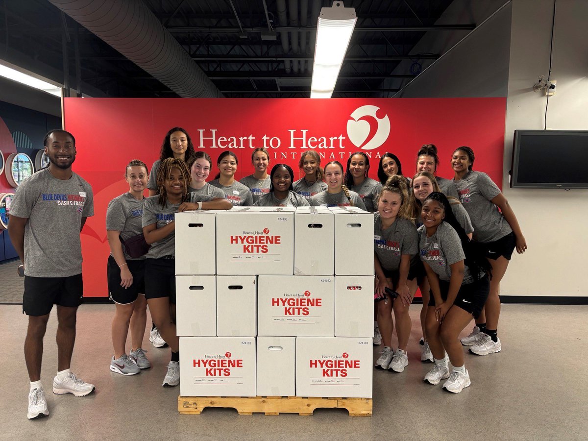 The Women’s Basketball team volunteered at Heart to Heart International this past Thursday. Heart to Heart is a global humanitarian organization that works to improve health access &amp; more. Our team packaged 900 hygiene kits for families in need.

#KCKCCProud #HornsUp