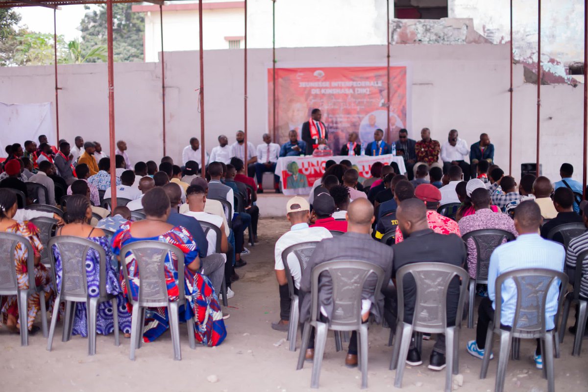 EpopoYanick's tweet image. 🚨REPRISE DES ACTIVITÉS DE LA #JIK🚨

La JIK a tenue sa rentrée politique ce jeudi 15 août 2024. L’activité était présidée par le Numéro 1 de l’UNC/ Kinshasa l’honorable @GaborienM 

Devant une foule de Bana Mboka, un seul sujet était à l’ordre du jour : #CONSOMMONS_VK @JolMongu2