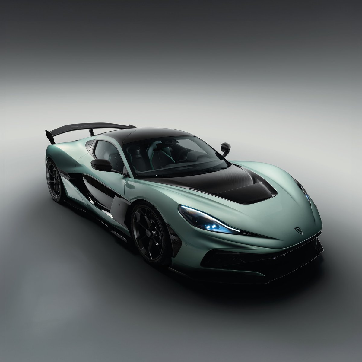 AutomobiliRimac's tweet photo. When the tech didn’t exist, we made it. For 15 years, we’ve been redefining electric hypercars, and today, we’re unveiling the Nevera R. This is what happens when innovation meets determination. Read more here: https://t.co/mMuuDH62Vv https://t.co/Iy8yHmstC5