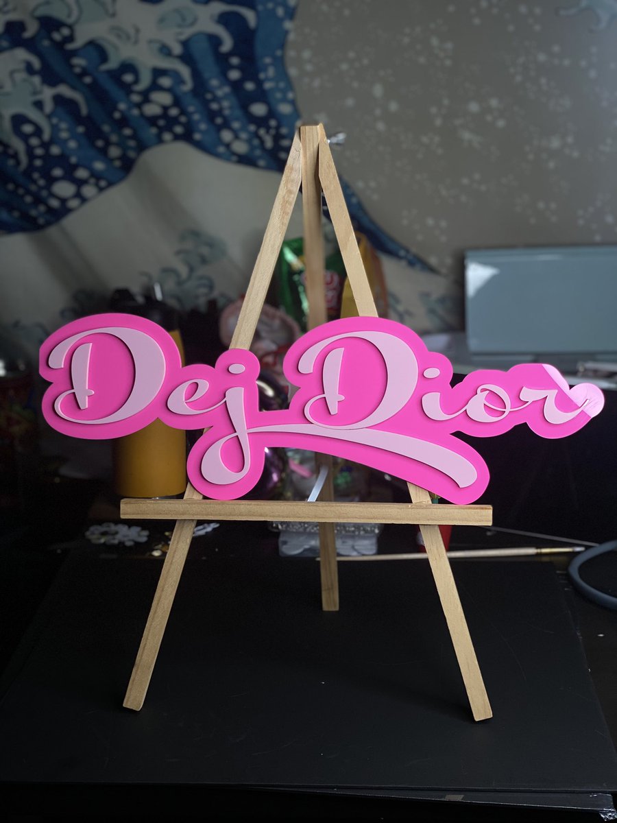 punkieboster259's tweet photo. Hi everyone! DazedDreamzCo is my acrylic &amp; vinyl signage business that takes your dreamz and turns them into art reality!!! Essentials for your home, business, wedding &amp; events!! Follow me on IG @DazedDreamzCo 💕✨

#acrylicart #SmallBusiness #acrylicsignage #laserart https://t.co/Ng0CGLbjjW