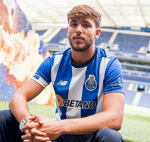 Nico González 24/25:

☑️4 goals in 4 preseason friendly games

☑️goal in the Portuguese Super Cup Game against Sporting CP

☑️assist and a penalty won in the first two Primeira Liga games

Fantastic start to the season. It's his time! 🐉🔥