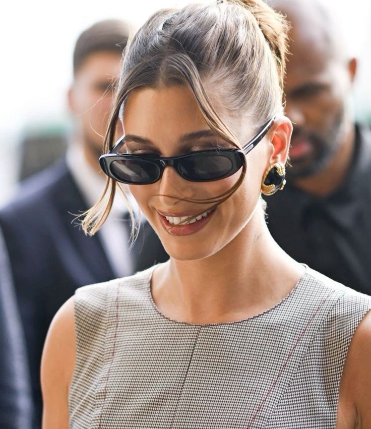 hailey bieber ଓ (@rhodepics) on Twitter photo 