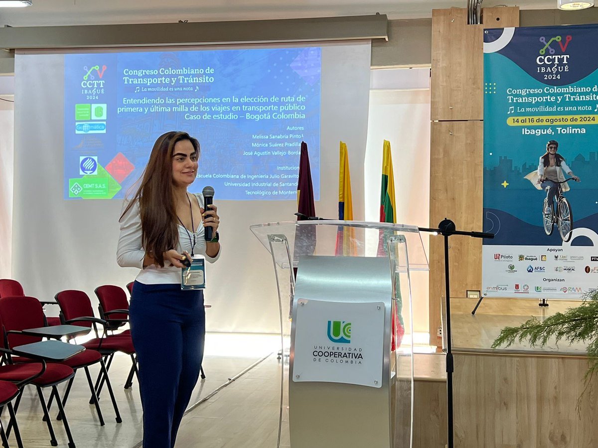 GeomaticaUIS's tweet image. En el marco del XV Congreso Colombiano de Transporte y Tránsito realizado en Ibagué del 14 al 16 de Agosto los profesores de la Escuela de Ingeniería Civil @melisanabria4  y @YerlyFMartinez  y la investigadora @paticotrujillo del grupo @geomaticauis presentaron ponencias…