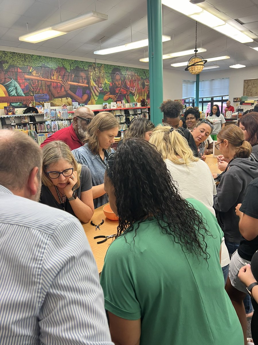 Oxford felt full of energy today as we welcomed back our teachers! Today was about connecting and setting the stage for the year!