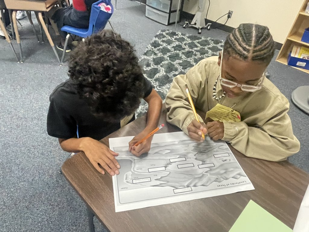 KDavis_5K's tweet image. Before I tell you what a word means, let me give you a chance to tell me what you know. #mapskills #landforms #texas #socialstudies #collaboration
@MartinezAM42