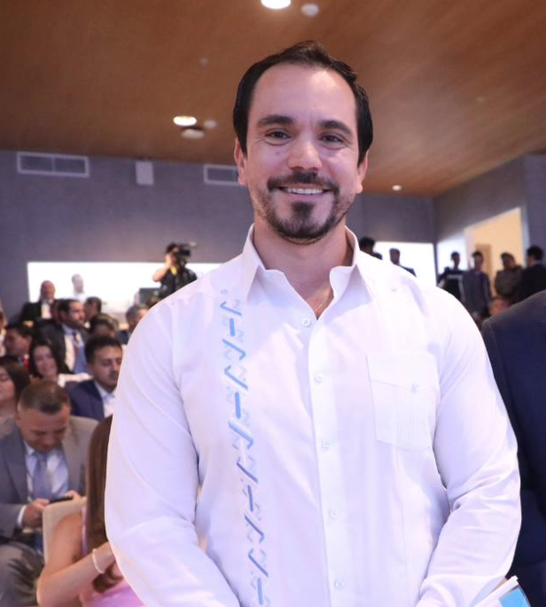 EcEnDirecto's tweet photo. #ATENCIÓN
La organización política #ADN, sufre otra baja. El asambleísta #JonathanParra, anunció este viernes 16 de agosto que se separa del movimiento. https://t.co/BtoimAHEwG