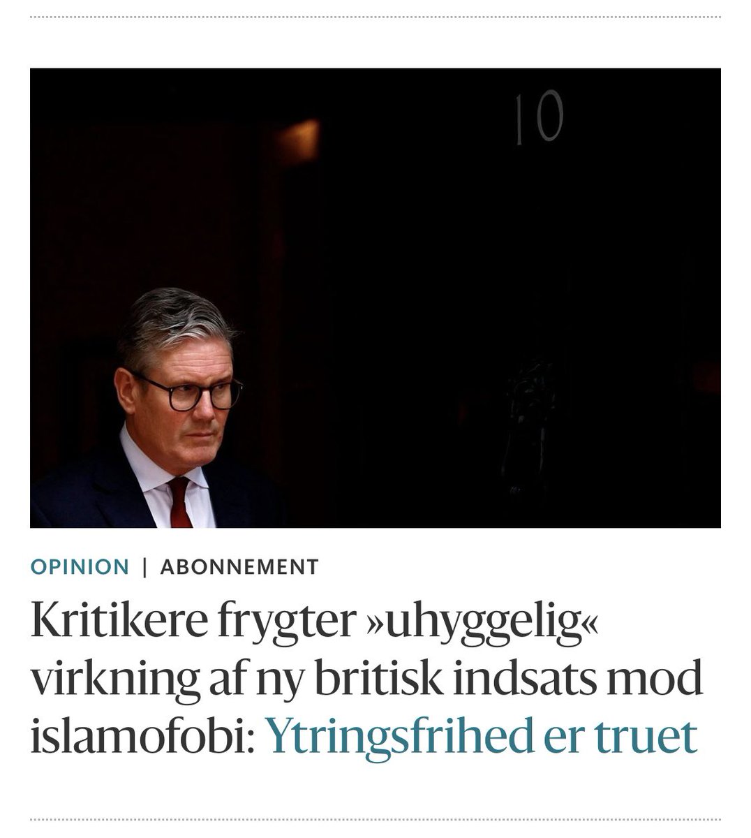 Den ene er en leder, den anden præsenters som opinion fra Betlingskes egen debatjournalist.

Men interessant forskel i vinklingen. 

Kamp mod Jødehad: Godt set!

Kamp mod muslimhad: Hov, hvad med ytringsfriheden!