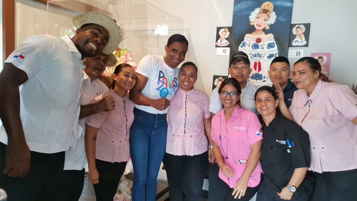 Así como cuando regresas a tu país con una medalla olímpica y necesitas comida típica panameña ❤️🇵🇦 ¡Gracias por la visita Atheyna! Es un verdadero honor recibirte.