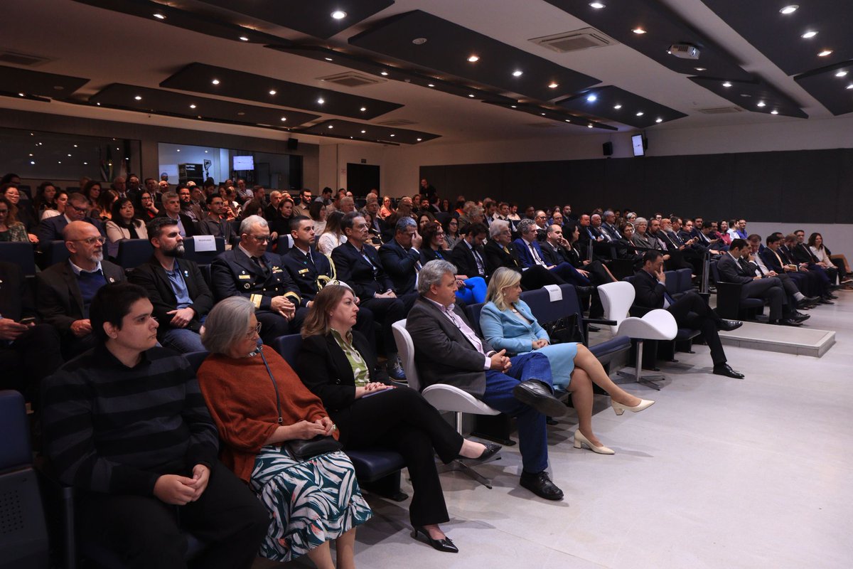 Prof_AndersonC's tweet image. Hoje eu tomei posse como Presidente do IPT, um dos maiores institutos de pesquisa em nosso país, pertencente ao Governo do Estado de São Paulo.

Após 8 anos à frente da Reitoria do ITA, encaro mais esse novo desafio em minha carreira, com bastante alegria e motivação.