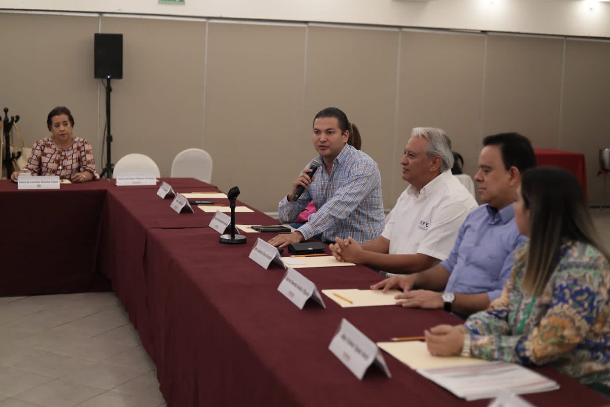 Terminamos hoy nuestra capacitación con la firme convicción de estar preparados para cumplir a los tabasqueños desde el Congreso. Agradezco a todas mis compañeras y compañeros de Morena, PT, y PVEM por su entrega y compromiso. ¡El verdadero trabajo comienza ahora!