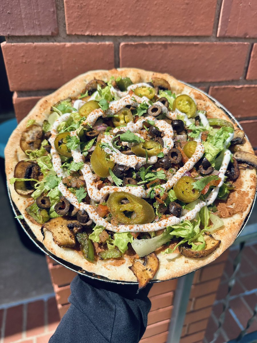 Vegan taco pizza 🍕🤝 🌮 
📍OKC // The BeetBox