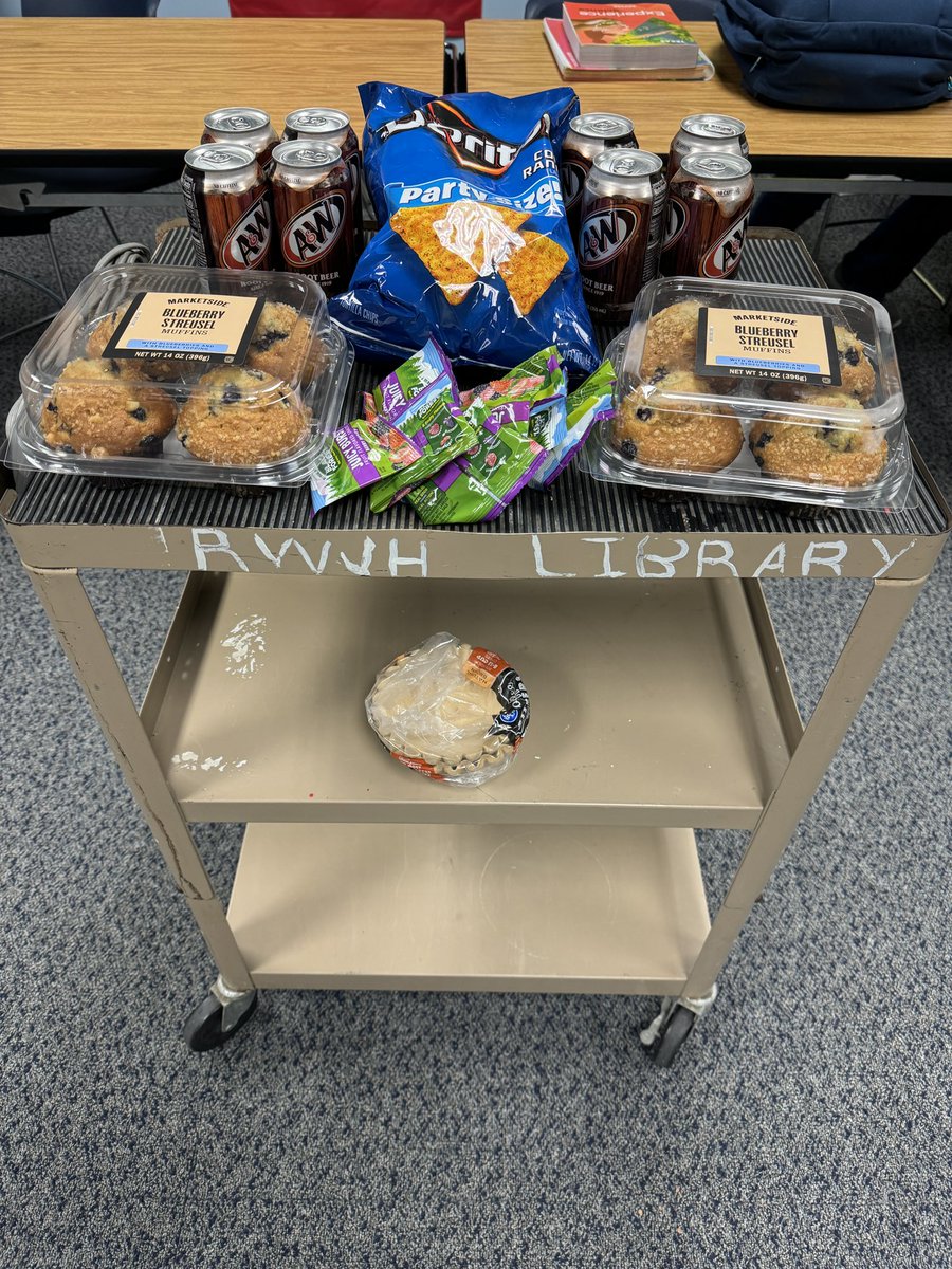 TeachwithChar's tweet image. First week of the school year: ✔️ Grateful for my science squad who made my birthday extra sweet with a snack surprise! Feeling loved and ready for the year ahead with these amazing 8th graders. 🥳🧪 #BirthdayBlessings #ScienceTeamLove #FirstWeekSuccess #RISDBetheOne