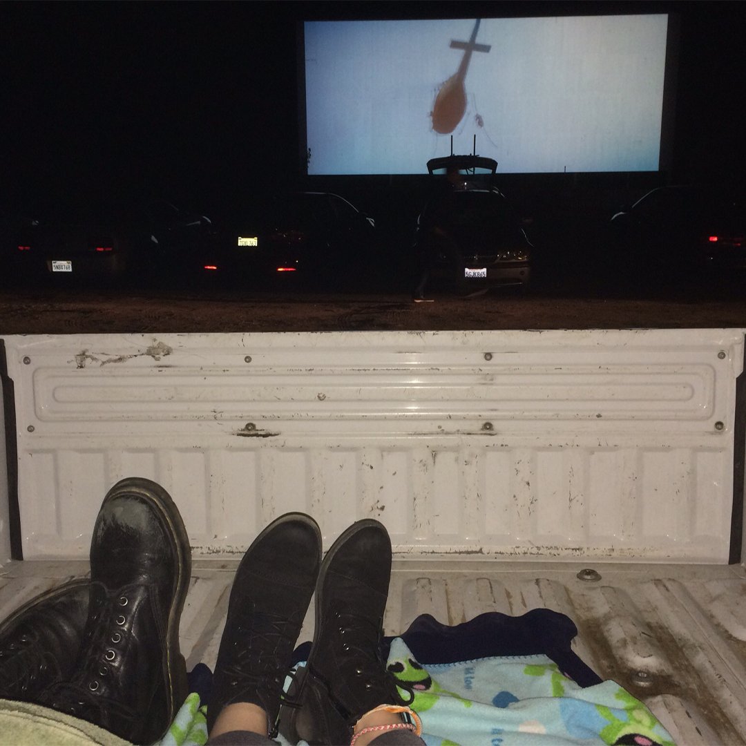 WestWindDriveIn's tweet image. Make it a weekend at the drive-in! ✨🎥

.
.
.

#WestWind #DriveInMovies #DriveInTheater #MoviesUnderTheStars #WeekendVibes #WeekendFun #OutdoorMovies #MovieNightOut #WeekendPlans #FamilyFun #DateNightIdeas #FamilyNight #FriendsNightOut #MovieLovers
#PopcornAndMovies
