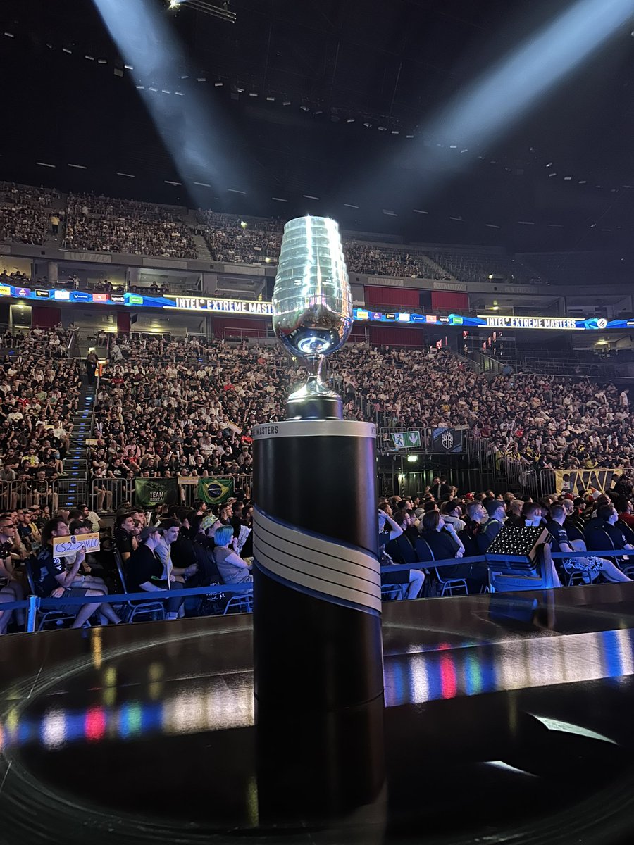 frankzz_'s tweet photo. Hi again! 😍 #IEM https://t.co/seZwIGYlIS