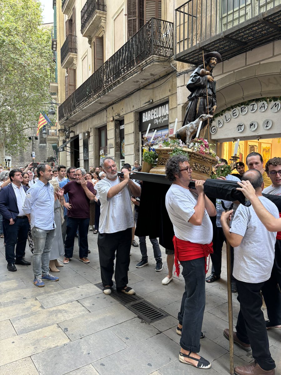 Octainvernizzi's tweet photo. Avui participant de les molt tradicionals festes de Sant Roc - enguany l’edició 435! Bona festa i bon estiu a tothom! https://t.co/RC5nRpZ8Pf
