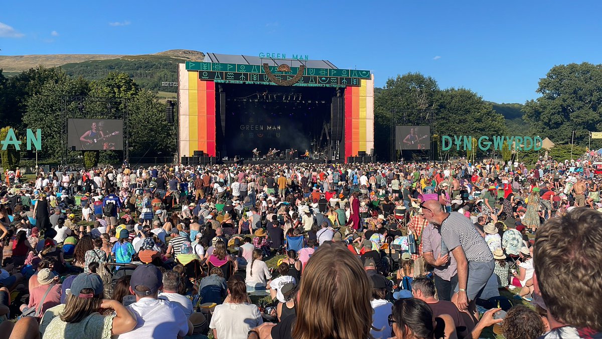 teem0der's tweet photo. Holy shit I’ve missed live music so much https://t.co/bL7igJDyyQ