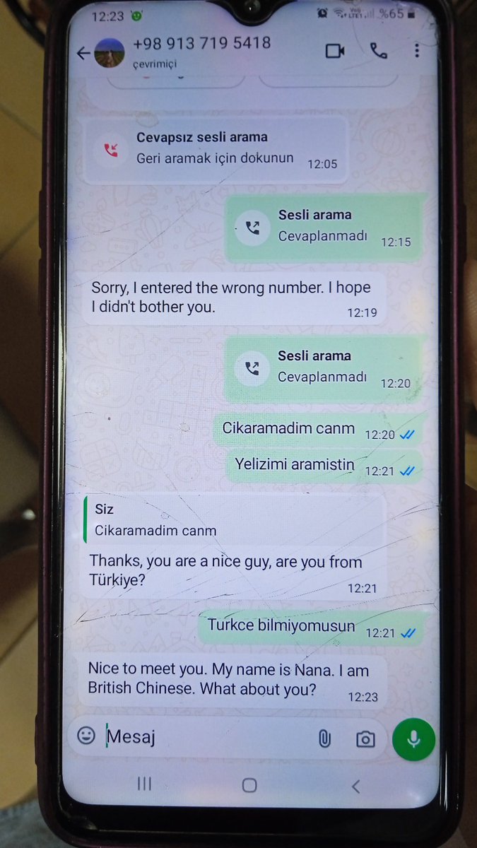 MeryemObur's tweet photo. Ezgi ablanın dolandırıcıya karşı duruşu:
Çıkaramadım canım :) https://t.co/QZQoHssejI
