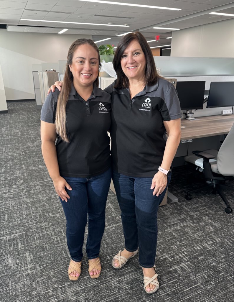 <a href="/SAriasCFISD/">Stacy Arias</a> and I twinning today! 😀 #CFISDcommsquad