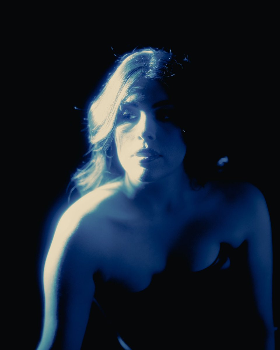 Break me down every time
You come around
No, I know better 🦋🦋

08-23-24