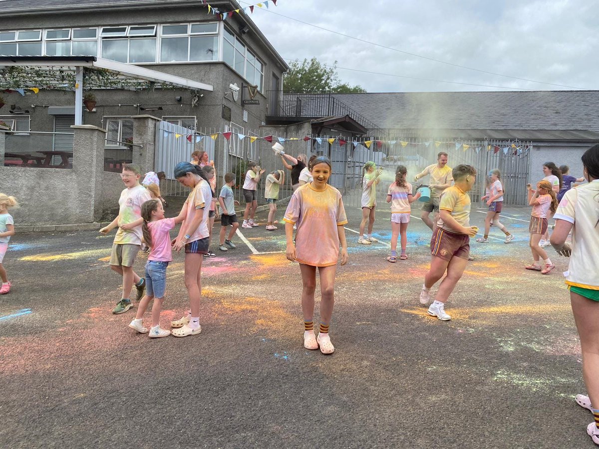 GortnaMonaCLG's tweet photo. The Skill Camp finished today with a colour run around the club, wrapping up a great week of activities for all who took part. Well done to everyone involved. #UTG

Chríochnaigh an ScilChampa le rith na ndathanna thart fán chlub. Maith sibh gach duine a bhí páirteach. Gorts abú https://t.co/LIfBfJBshk