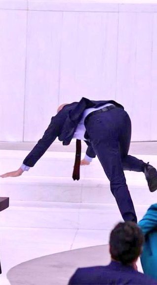 Bunun şimdi vekilliği düştü mü?