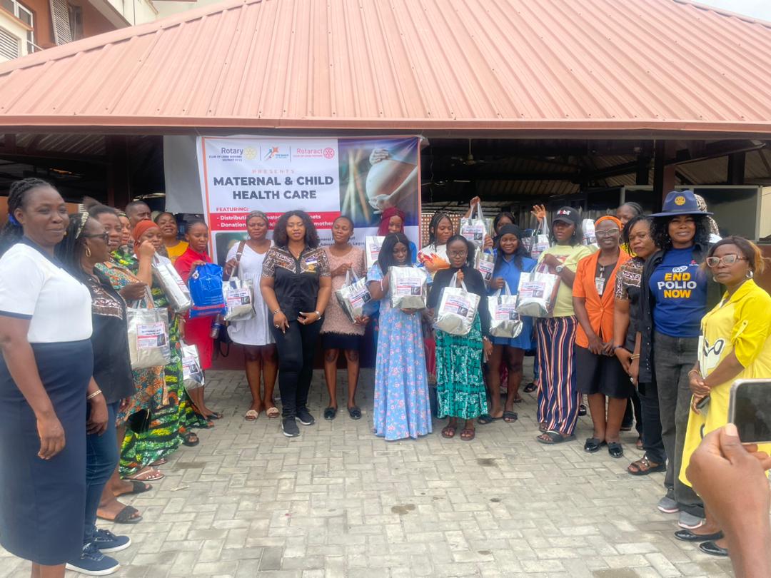 followlasg's tweet photo. thoughtful gesture.
@jidesanwoolu @drobafemihamzat
@gbenga_omo @gboyegaakosile
@Mr_JAGs @BSaluHundeyin
#CommunitySupport #MaternalHealthcare #PartnershipForGood
#LASG #AGreaterLagosRising https://t.co/u3HSSuOSgc
