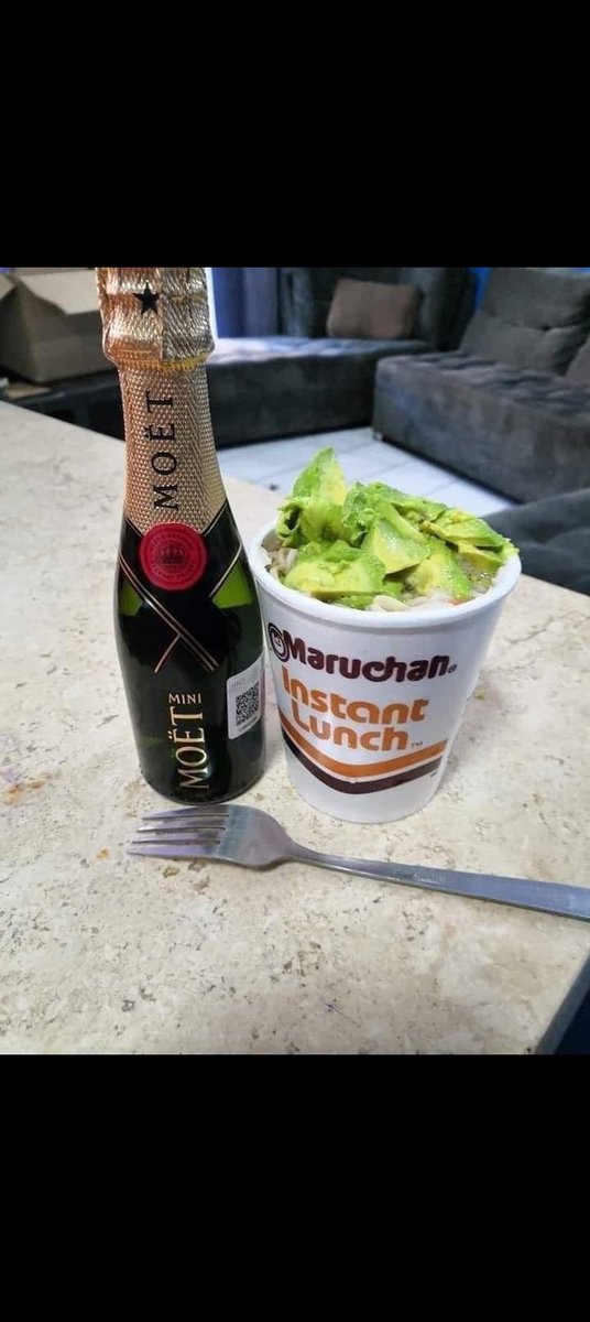 ElCompadel's tweet photo. Y con aguacate chinga! #lujo https://t.co/4afAsfrfQm