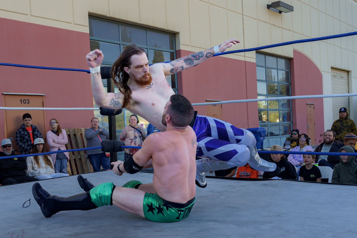 Shadyremi's tweet image. @CJTino551 is a punk bitch