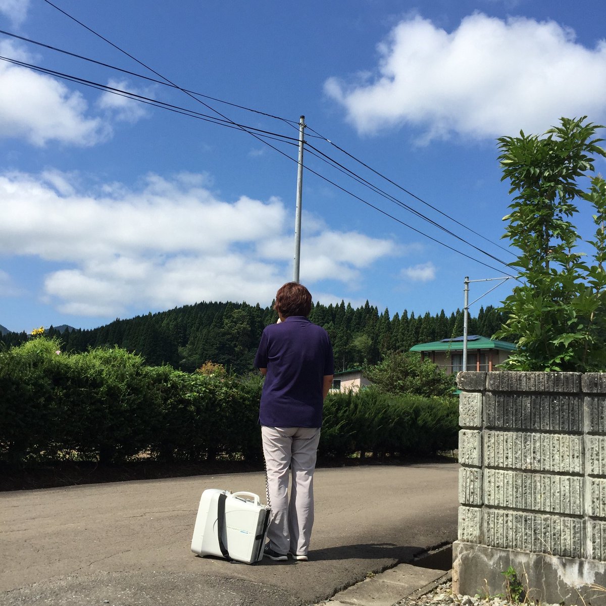 fumosachi's tweet photo. 【辻立ち109日目】集会の前で辻立ち、街頭演説をしました。この写真は雪沢での辻立ちです。
ふもと幸子大館市長選出馬記者発表会はYouTubeにて公開中！チャンネル登録お願い申し上げます🙇🙇🙇
https://t.co/lSokCjwlw8
#ふもと幸子活動報告　
#麓幸子
#女性の政治参画　
#共生社会
#ジェンダー平等 https://t.co/fDKIw2hj3Z