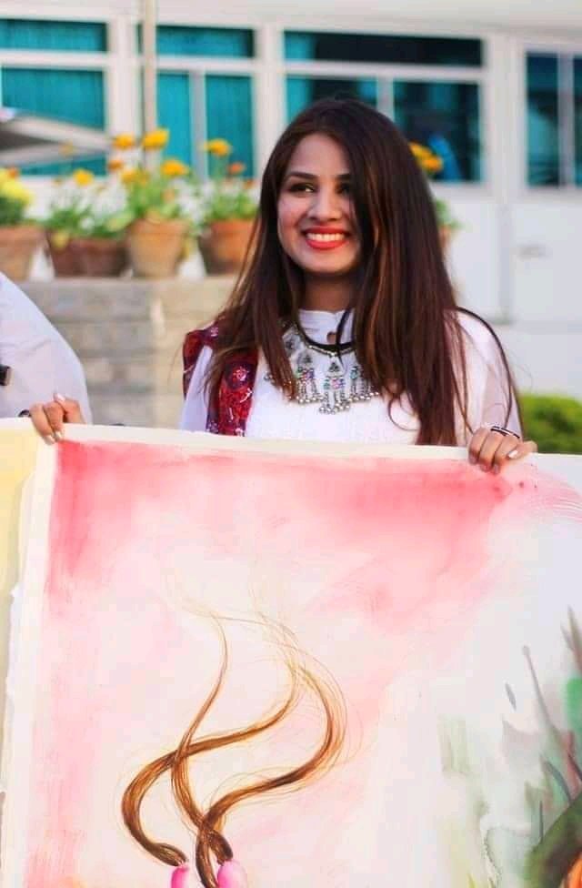 TeamSaherShah's tweet photo. پياري سحر ♥️
ايندڙ وقت ۾ ڪڏھن تنھنجون اکيون آليون نه ٿين
ھر موسم ۾ غم ڪڏهن به تنھنجي ويجھو نه اچي
تنھنجون اکيون سدائين چمڪنديون رھن
تون زندگيءَ جي روشن سج جيان ھميشه روشن رھين
ھر ايندڙ شام تنھنجي ڏکن کي ختم ڪري♥️

جنم ڏينهن جون اڻ ڳڻيون مبارڪون 🎂🎉

#HBDSaher 
@SaherShahRizvi1 https://t.co/vKZqXRfnZ3