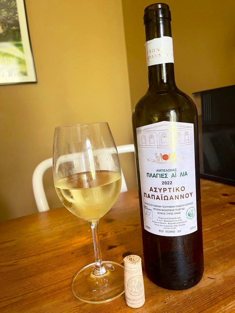 joukesp's tweet image. #FridayLunch #StirFry #Gambas #Veggies #Rice #Asyrtiko 
Stir fried the rice as well this time. Came out fine!
The Asyrtiko by Papaioannou is quite versatile! Paired wonderfully well with the stir fry!