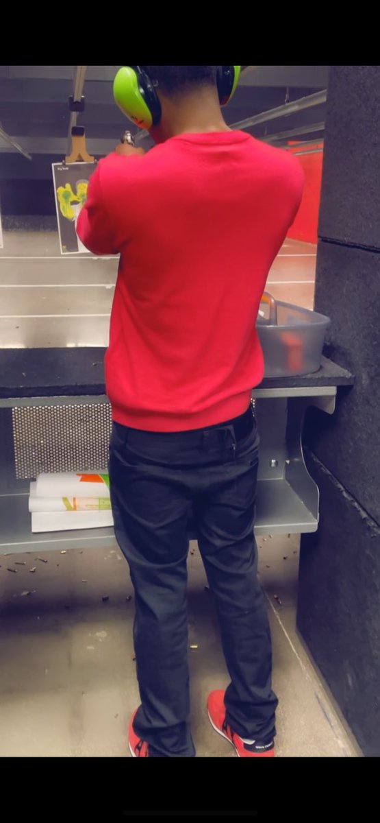 FukkItStackUp's tweet photo. Throw some simple on &amp; still look the part 
@armani no time for exchange https://t.co/X8nVbm8F6y