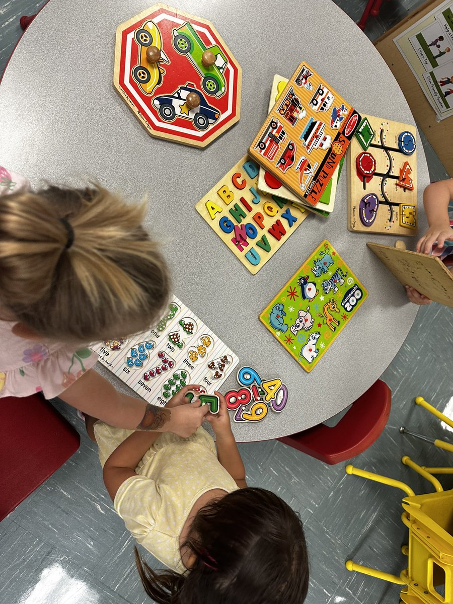 ABeauLove's tweet photo. Pre-k Friends in Ms. Landry’s class were ready to learn today at @sbes_bobcats through center time and on the carpet. #leadingteachinglearningtogether https://t.co/9OtJs7Dixf