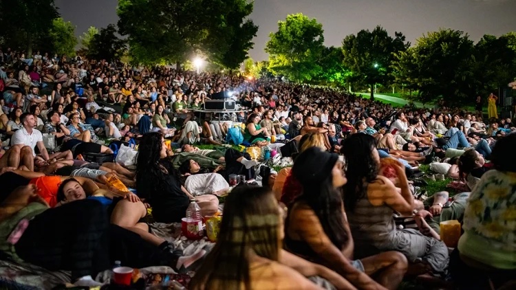 Reel impact: How a #UofT alum brought free films to Toronto parks each summer 📽️ uoft.me/aLn