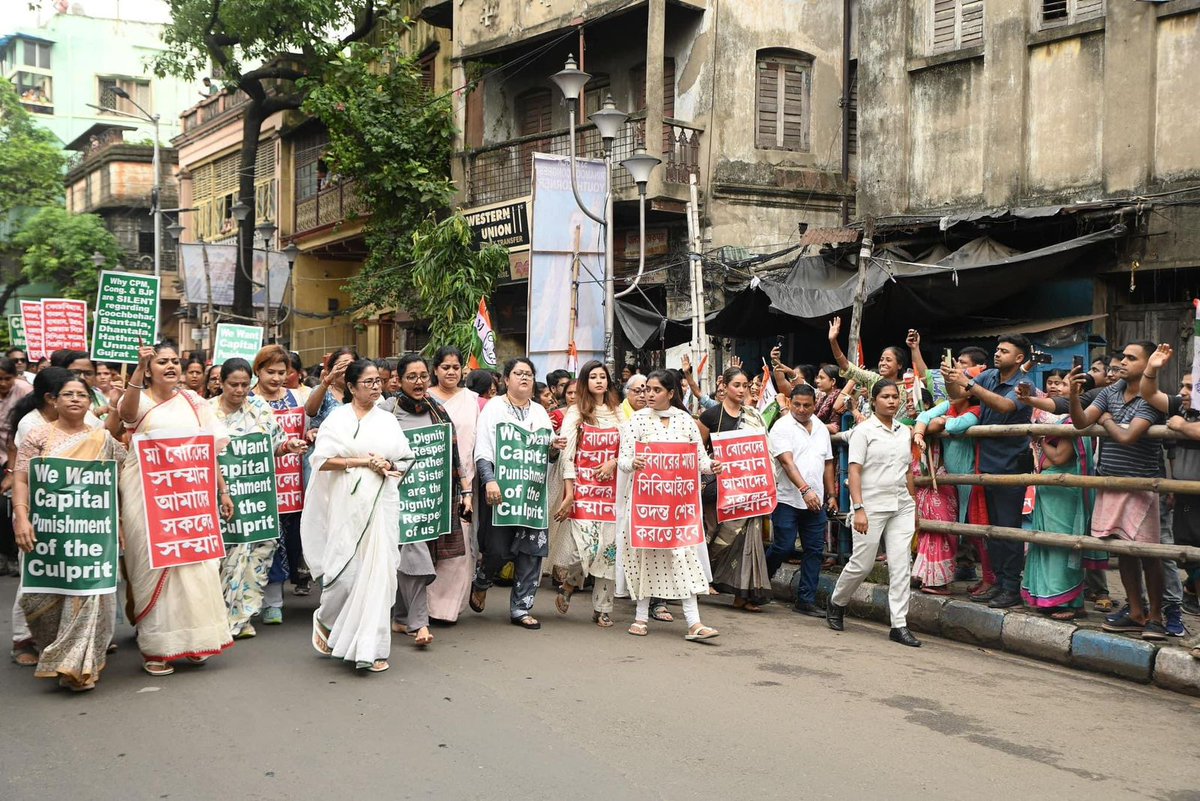 sayantika12's tweet image. মা বোনেদের সম্মান আমাদের সকলের সম্মান। দোষীদের ফাঁসী চাই। রাম-বাম-শ্যামের চক্রান্ত বন্ধ হোক।

#JusticeForRGKar