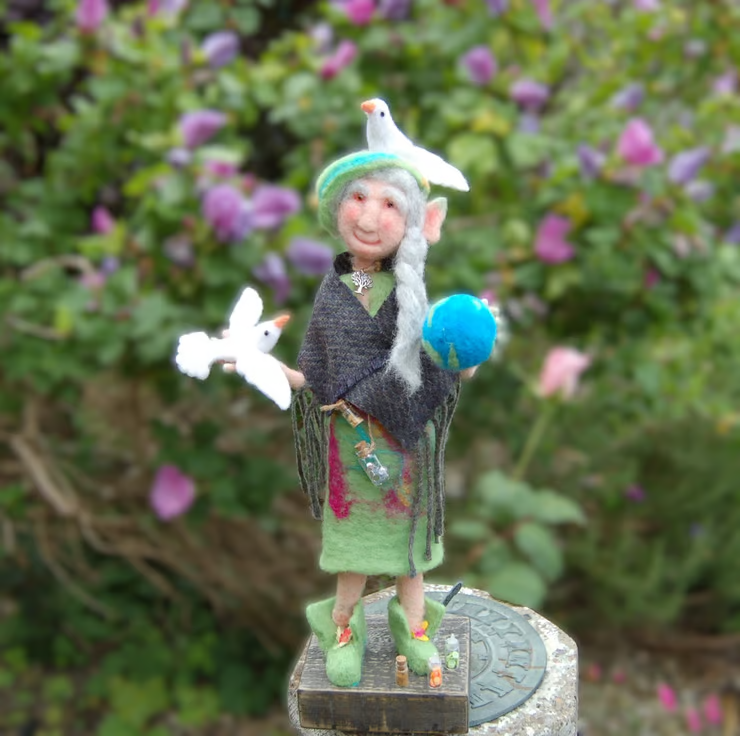 Yorkshireharec1's tweet photo. Needle felt Earth Mother Sculpture, textile art... - Folksy https://t.co/lxl5IJ35xR #newonfolksy https://t.co/OwYHDamyYM