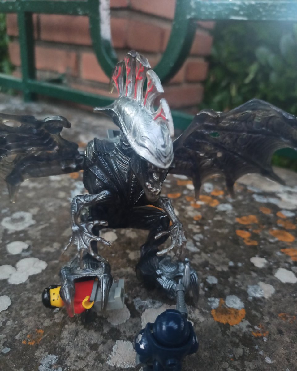 AS_Piti's tweet photo. Que peli vamos a ver? 

#LEGO 
#queenalien 
#AlienRomulus 
#xenomorph https://t.co/04fgEV89Vl