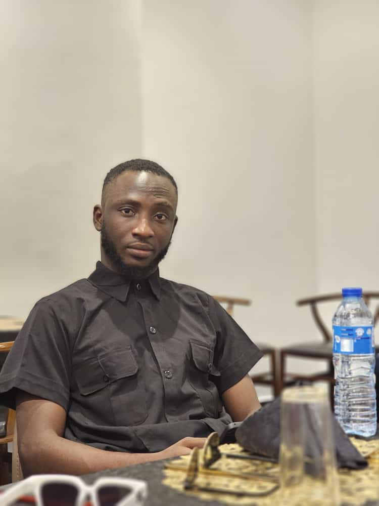 Fowowea1's tweet photo. It's my birthday... show some love https://t.co/DjricXGk6O