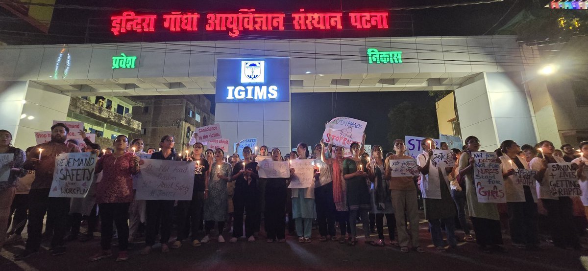 RDAigims's tweet photo. Today Residents, UGs, Interns, Nursing Union came out on road in support  of RGKAR in midnight . Nearly 600 healthcare wrkrs  took out a Candle March. 
#WeWantJustice
#justiceformaumita 
@NitishKumar @narendramodi @ANI @FAIMA_INDIA_ @FordaIndia @Indian__doctor @ANI @AHindinews https://t.co/lAfUhk14xN