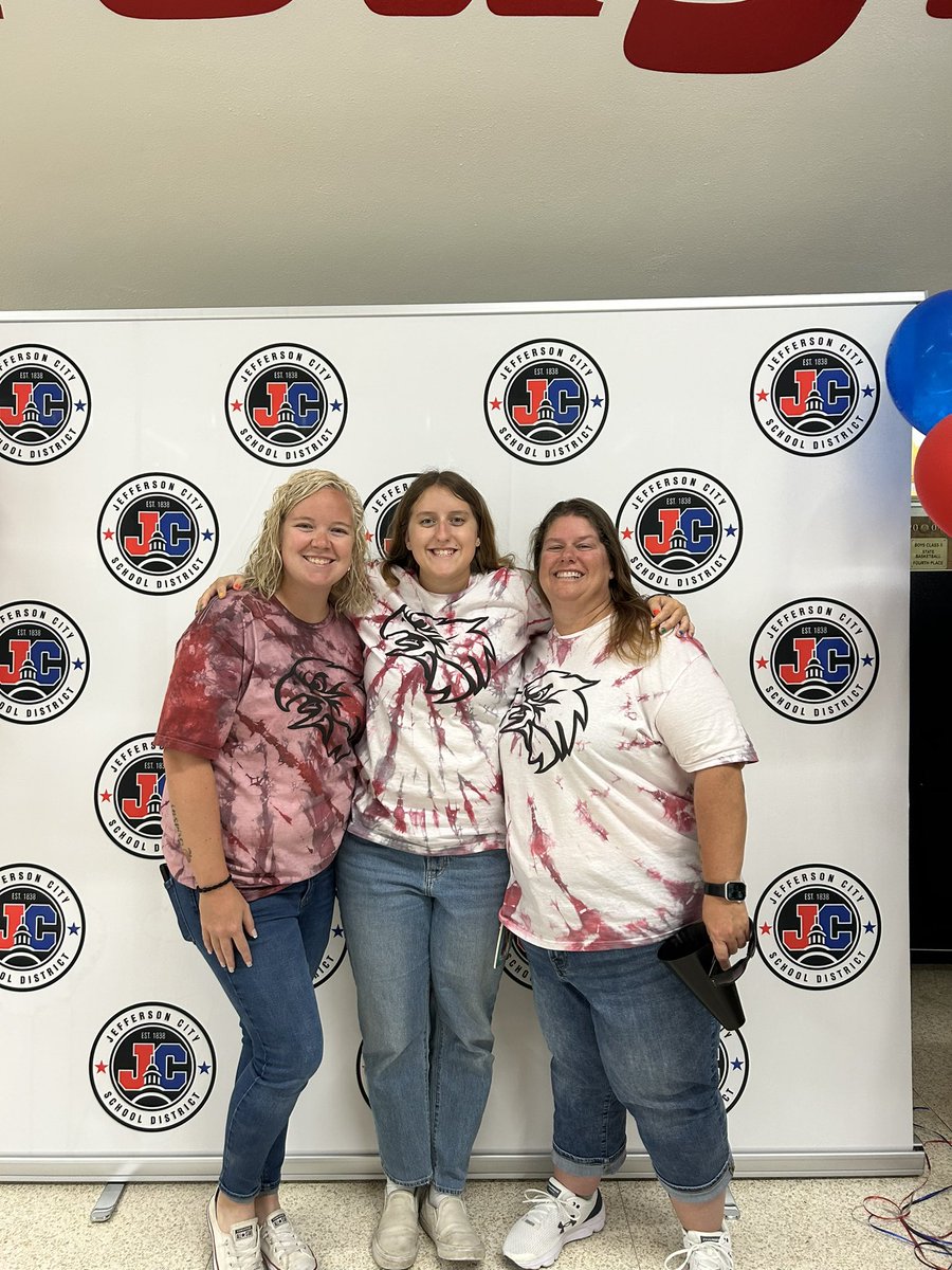 feelyinfifth's tweet photo. Another great Opening Session @JCSchools_ Ready to start this 2024-2025 school year with @elementary_east https://t.co/Ekm7EQn3Wu
