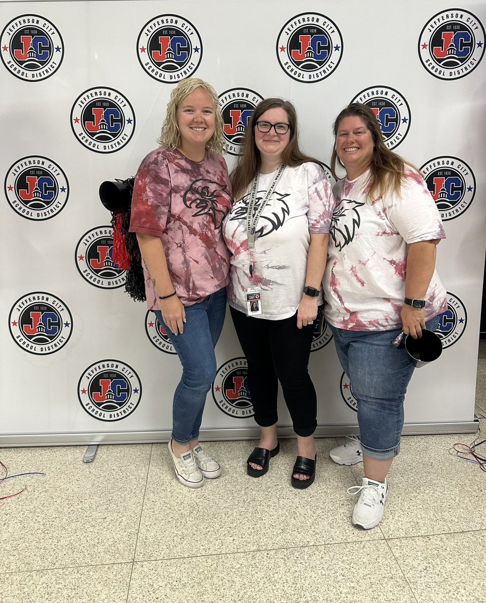 feelyinfifth's tweet photo. Another great Opening Session @JCSchools_ Ready to start this 2024-2025 school year with @elementary_east https://t.co/Ekm7EQn3Wu